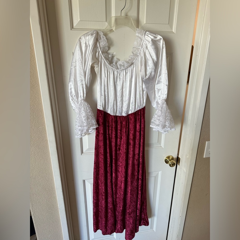 InCharacter Renaissance costume